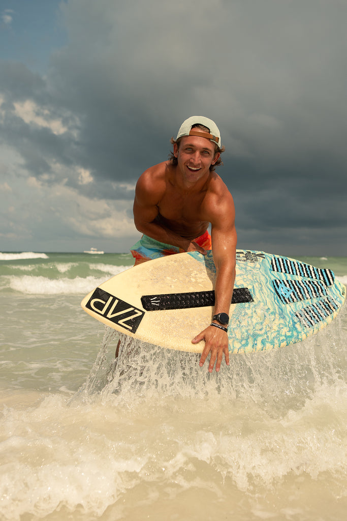 Mak Party Wave Hat™© - T. Georgiano's