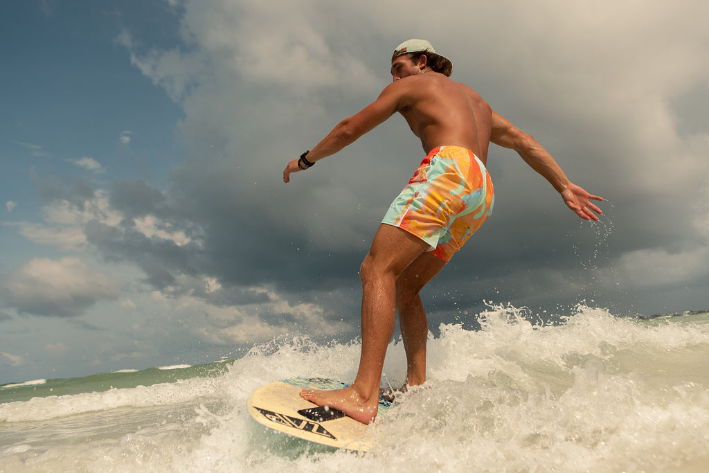 Mak Party Wave Hat™© - T. Georgiano's