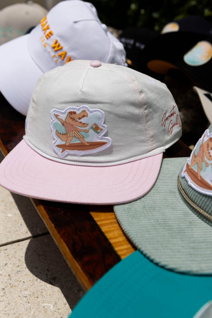Mak Party Wave Hat™© - T. Georgiano's