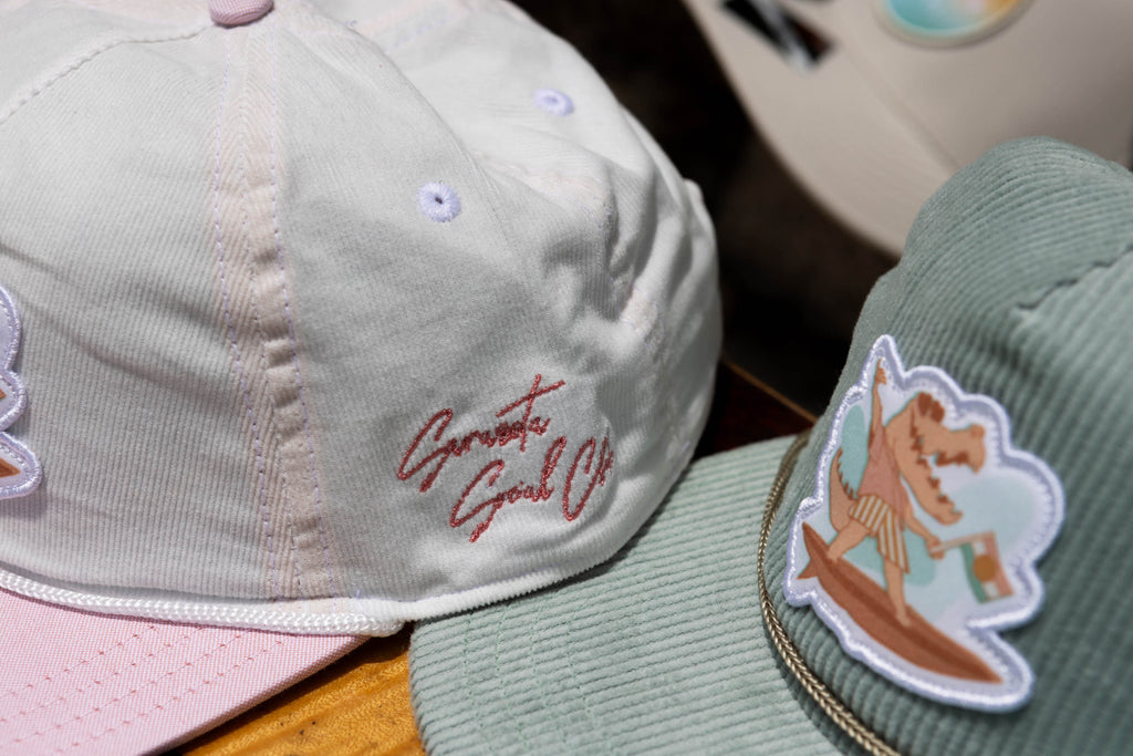 Mak Party Wave Hat™© - T. Georgiano's